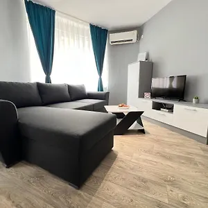 rezervați aici